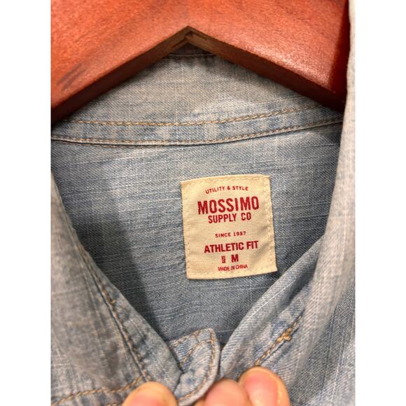 Mossimo Men’s Light-Wash Denim Button Up Size Medium Athletic Fit - Picture 5 of 6